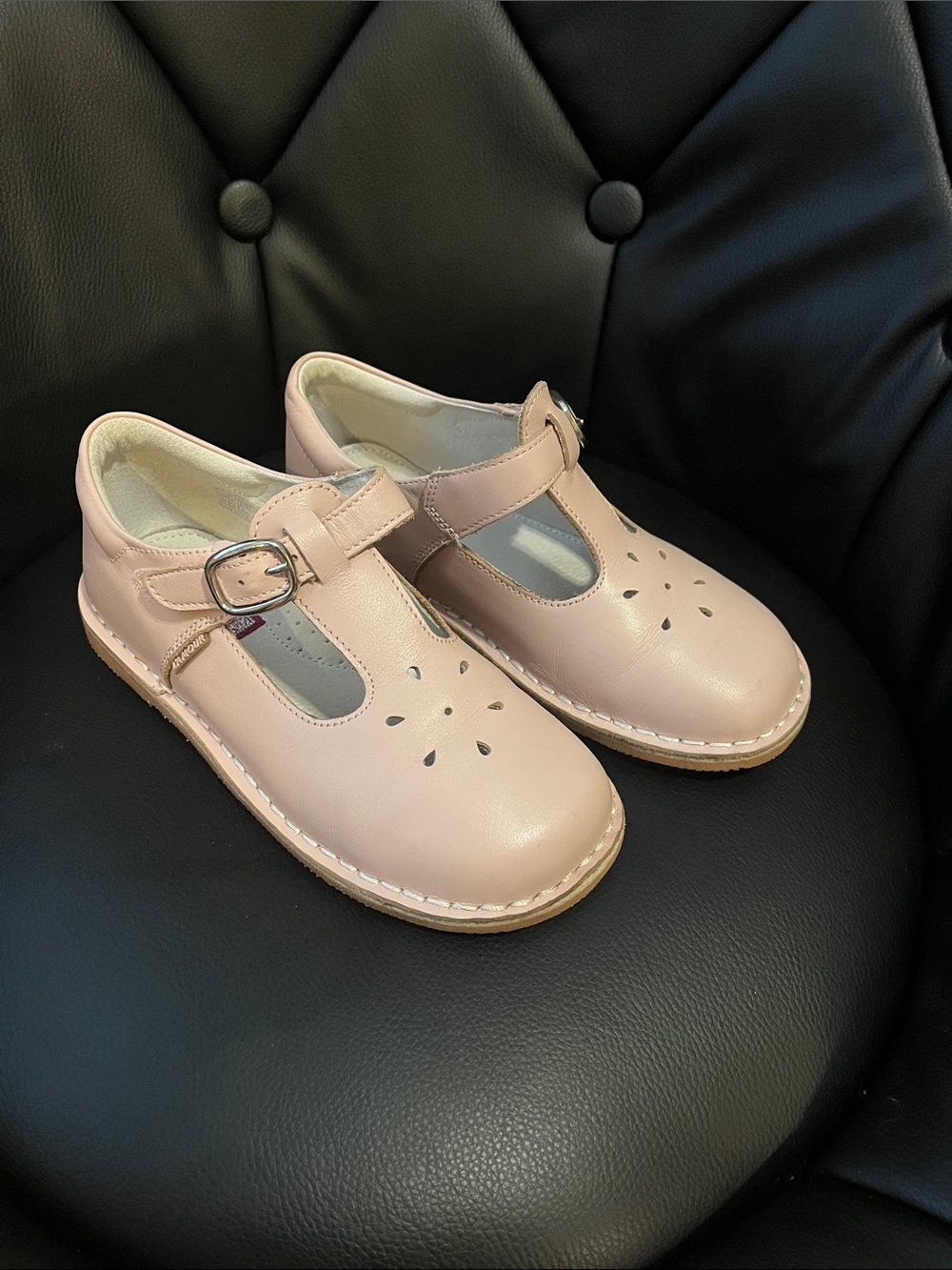L’Amour Kids T-Strap Mary Jane Shoes in Light Pink Size 2
